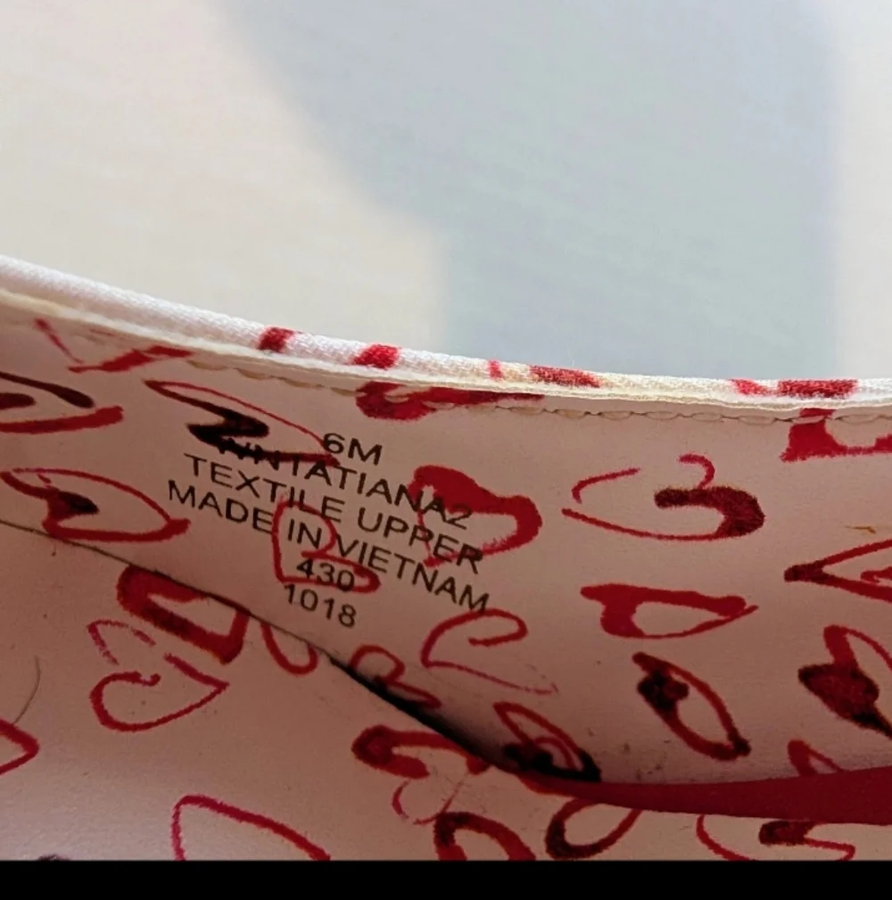 Nine West Heart Patterned Red and White Women's Heels - Picture 5 of 6